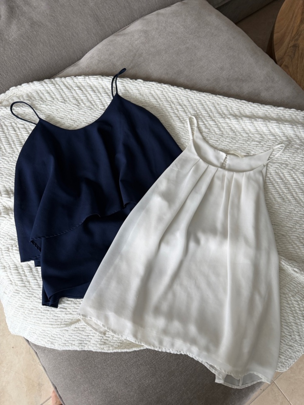 Lot of 2 Cami’s - Medium - white - navy Blue